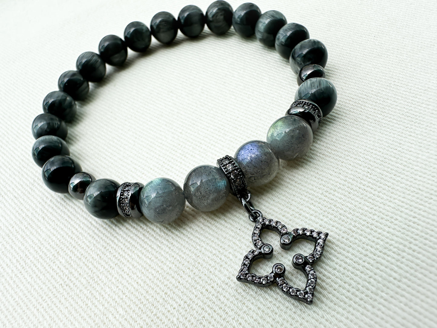 Pavé Clover Eagle Eye / Labradorite Bracelet